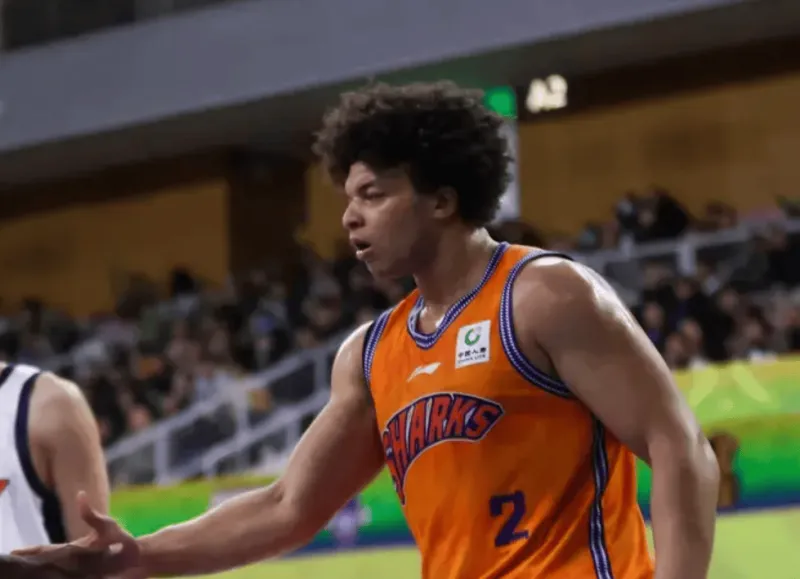 洛夫顿今日砍下31分11助攻，CBA生涯首次砍下30+10助攻